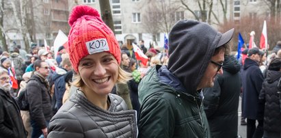 Wojewódzki z ukochaną na manifestacji