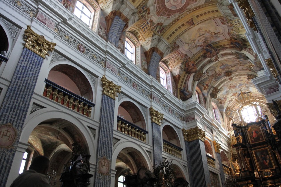 Sanktuarium po pracach konserwatorskich