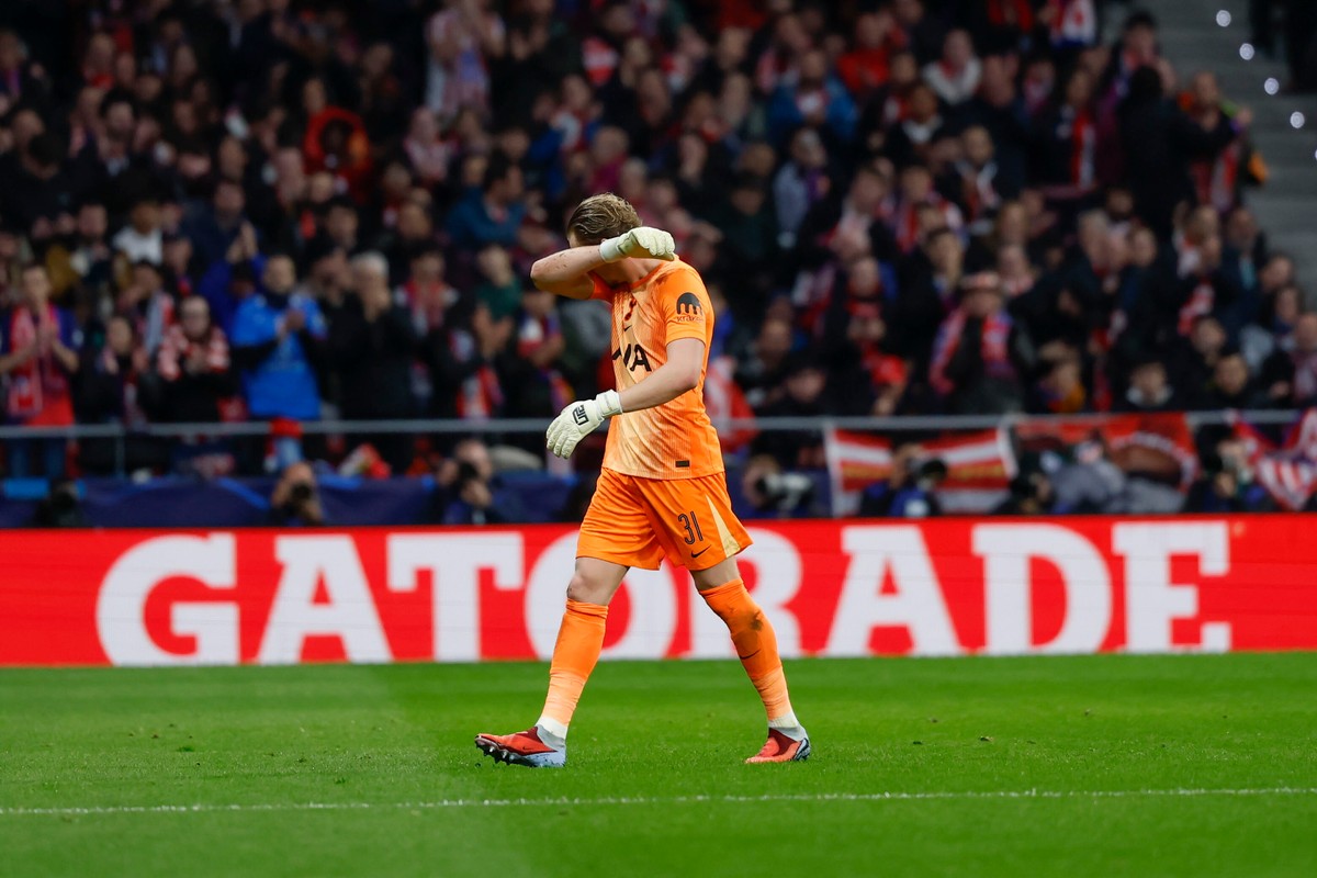 Dwa koszmarne błędy w dziewięć minut. Antonin Kinsky zaliczył najgorszy debiut w Lidze Mistrzów