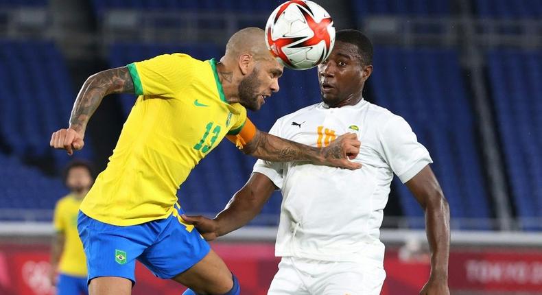 Dani Alves' Brazil were held to a 0-0 draw by the Ivory Coast in the Olympic football Creator: Yoshikazu TSUNO