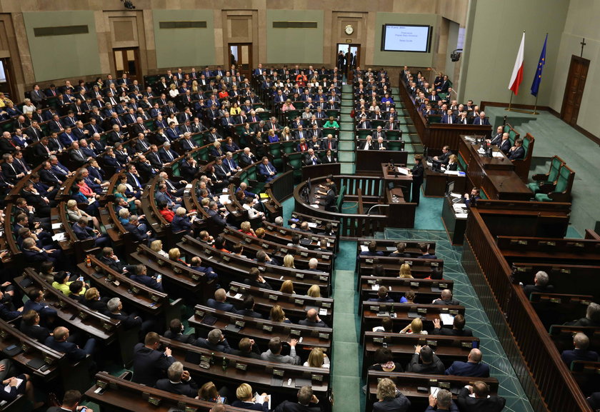 Sejm udzielił wotum zaufania dla rządu premier Beaty Szydło