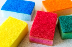Kolory gąbek kuchennych nie są przypadkowe. Mają konkretne zastosowanie!
