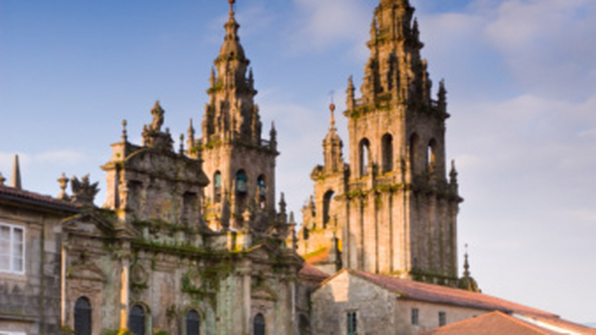 Katedra w Santiago de Compostela, w której znajdują się relikwie świętego Jakuba, obchodzi w tym roku 800-lecie. Obok Rzymu i Jerozolimy przez wieki było to najważniejsze miejsce pielgrzymkowe świata chrześcijańskiego.