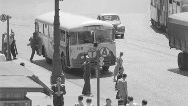 QUIZ. Życie codzienne PRL. Na ilu z 18 nostalgicznych pytań polegniesz?