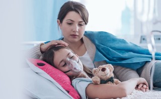 Rząd pomoże rodzicom ciężko chorych dzieci. Co się zmieni?