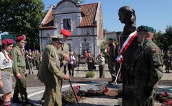 W Miłomłynie odsłonięto pomnik Danuty Siedzikówny "Inki"