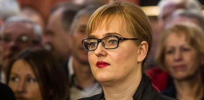 Chórzystka, stroniąca od polityki. Kim jest Magdalena Adamowicz?