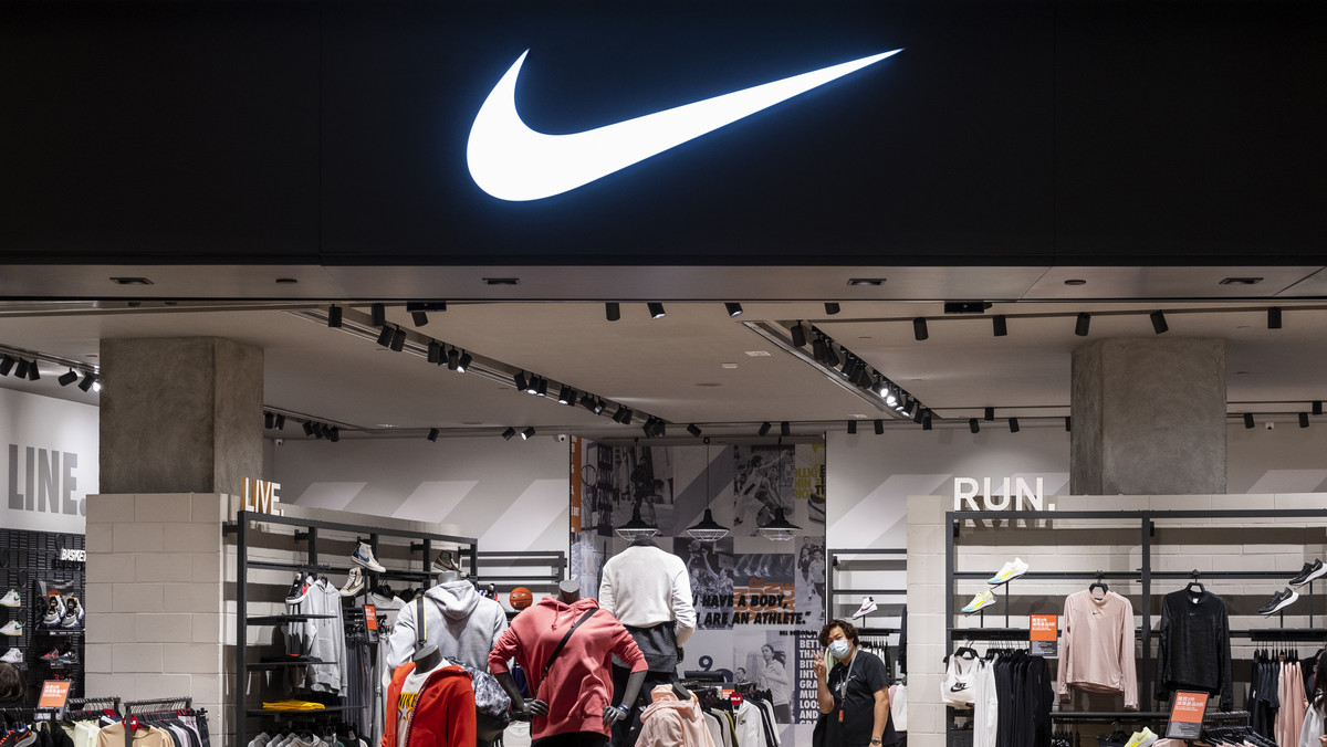 Nieoficjalnie: Nike ma zwolnić nieszczepionych pracowników
