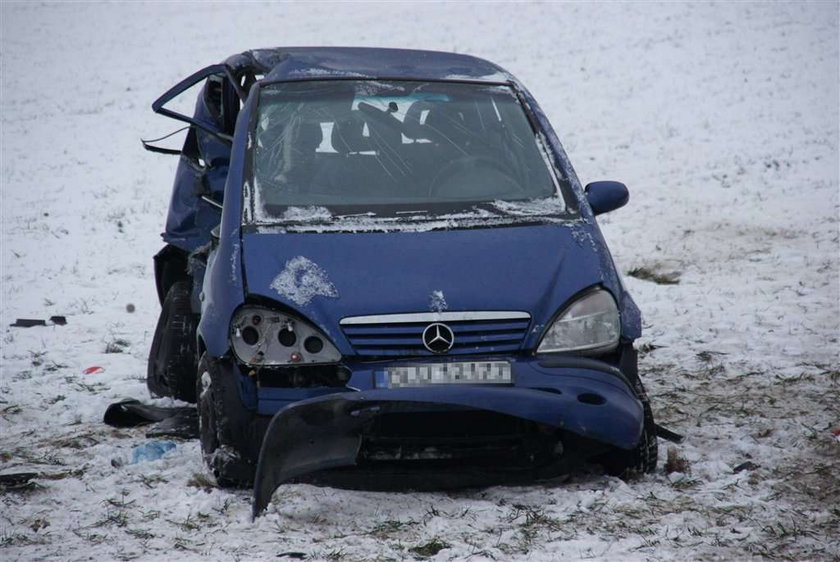 Straszny wypadek! 11 młodych ludzi jest rannych. ZDJĘCIA