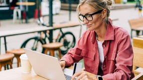 Okazjonalna praca zdalna. Jak można z niej skorzystać?