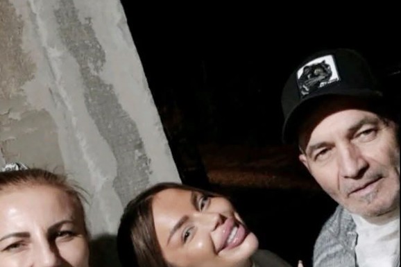 "ONA JE PATOLOŠKI LAŽOV, IZDRŽAVAO JU JE" Oglasila se komšinica Sofije Janićijević, otkrila nove detalje afere rijaliti učesnice i Daneta (70)