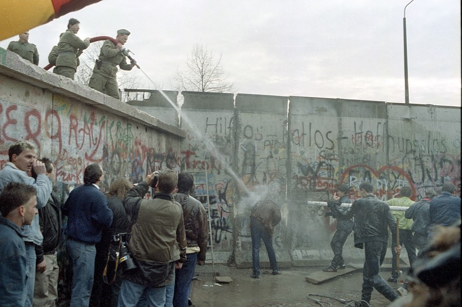 MUR BERLIŃSKI 20 ROCZNICA