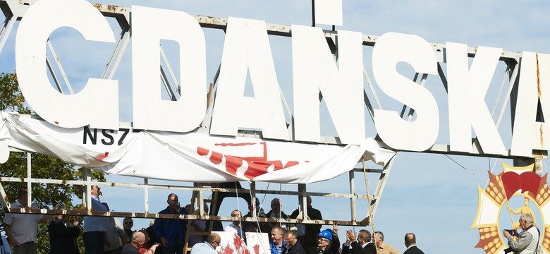Solidarność wychodzi na ulice, szef klubu PO pisze do nich list