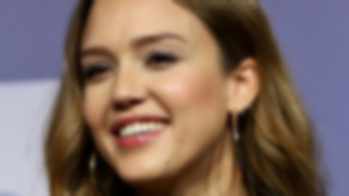 Jessica Alba w zaawansowanej ciąży zaraża uśmiechem na konferencji