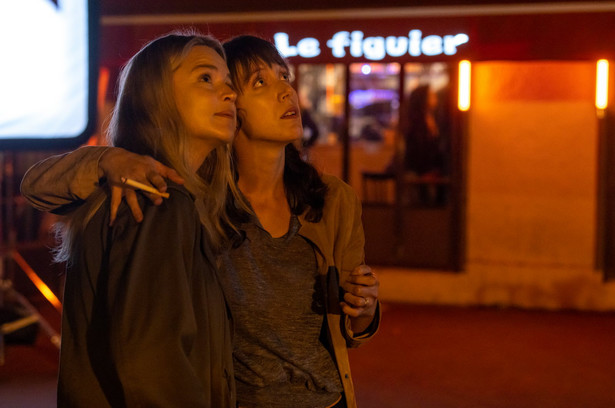Virginie Efira i Sara Giraudeau w serialu "Jeszcze będzie dobrze"