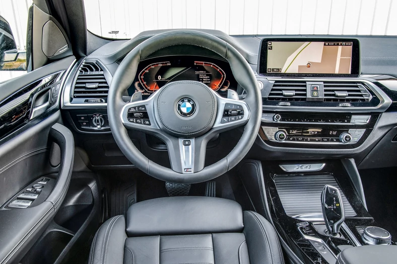 BMW X4 xDrive20d - kokpit