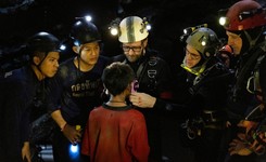 'Trzynastu' o akcji ratunkowej w jaskini Tham Luang to porywające widowisko [#DobryCynk]