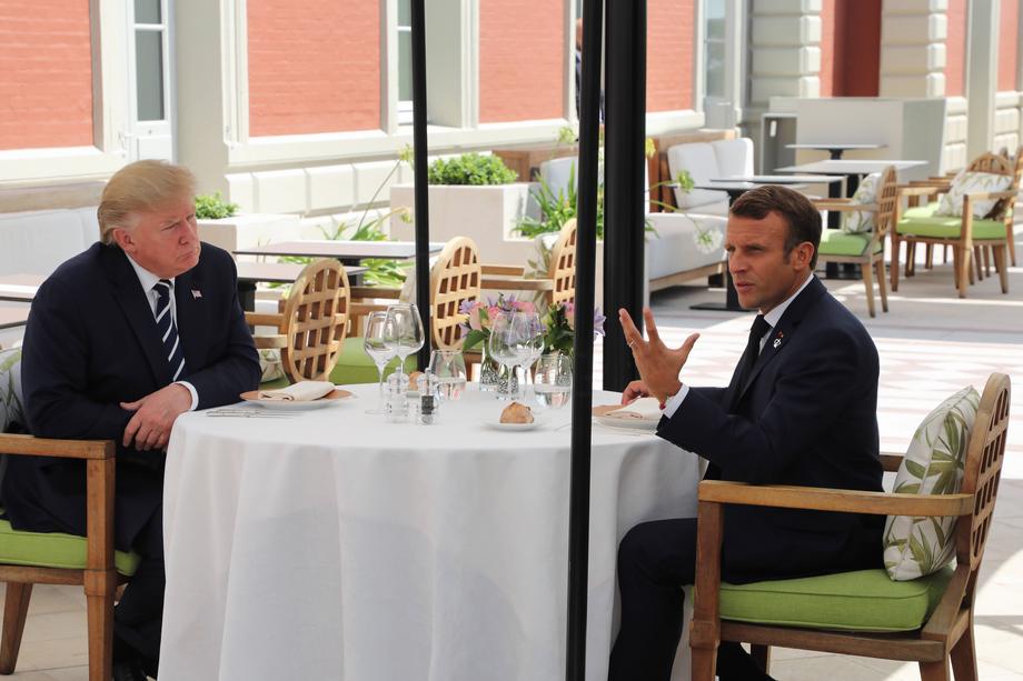 Przed oficjalnym rozpoczęciem szczytu G7 Donald Trump zjadł obiad z Emmanuelem Macronem.