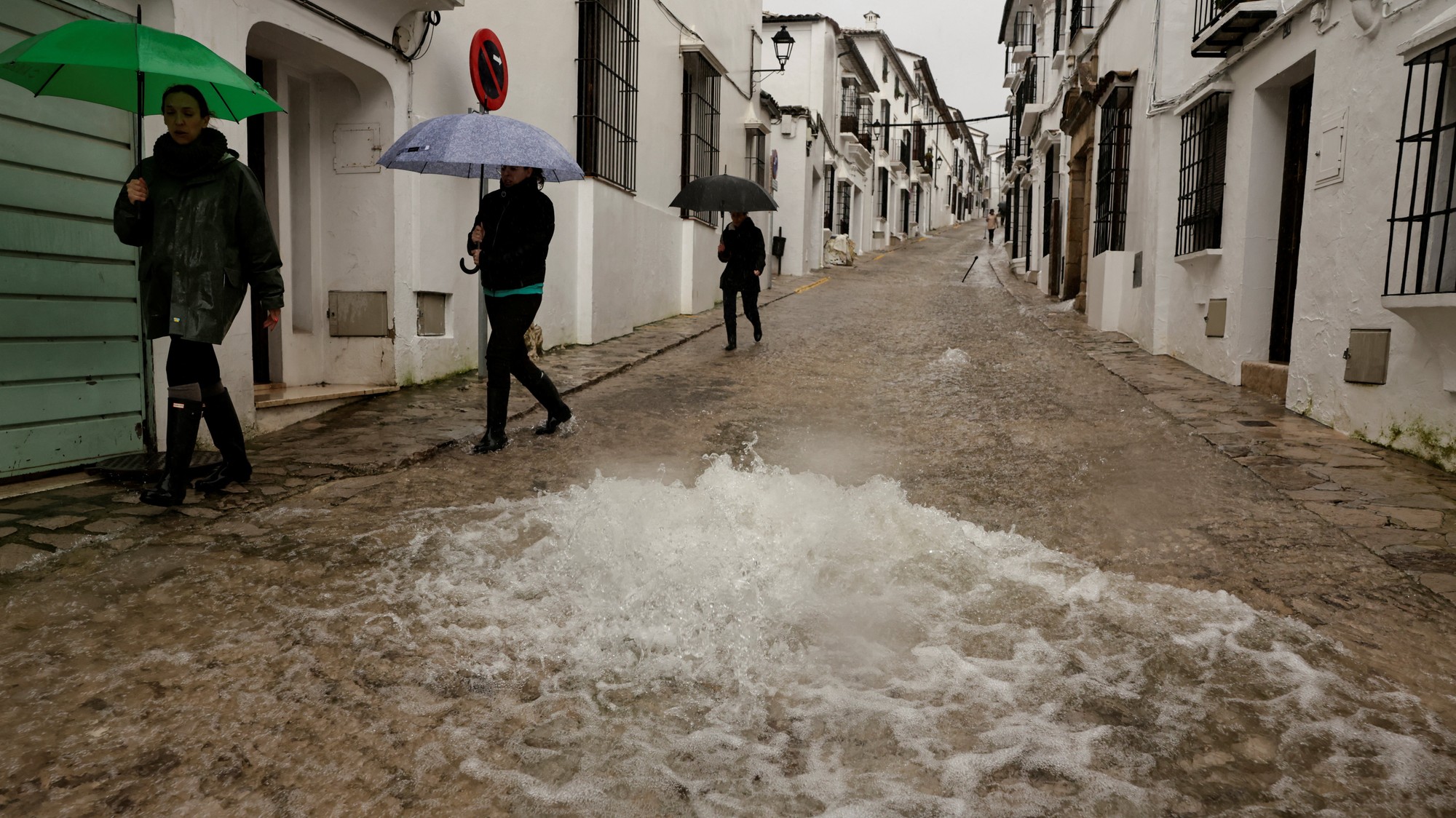 Búrka Leonardo v Španielsku