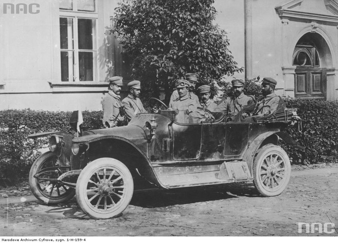 Józef Piłsudski ze sztabem