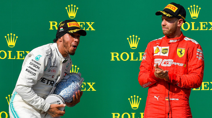 Lewis Hamilton öröme érthető: húsz másodperces hátrányt dolgozott le az utol-só húsz körben / Fotó: MTI