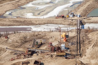 Jak korporacje szantażują państwa wykorzystując trybunały arbitrażowe