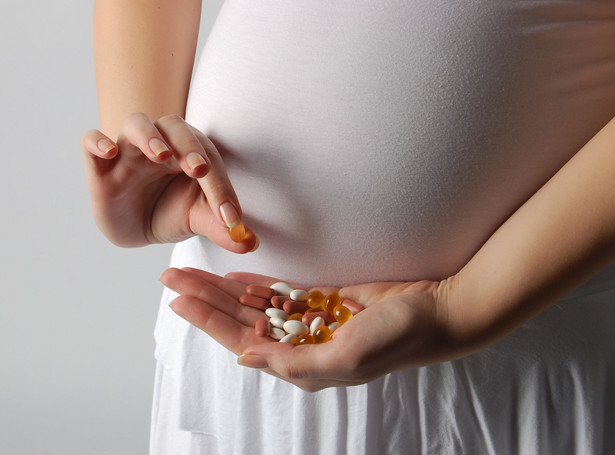 kobieta w ciąży ciąża tabletki