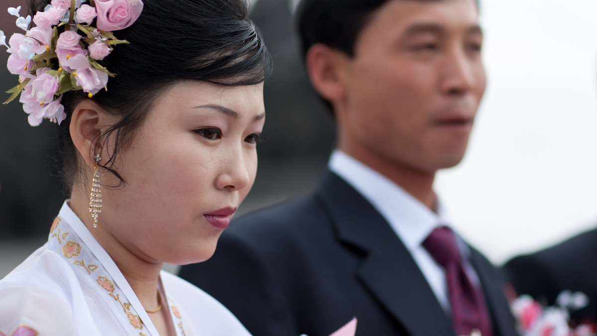 Jak wygląda ślub w Korei Północnej? Popularne są "zdjęcia randkowe"
