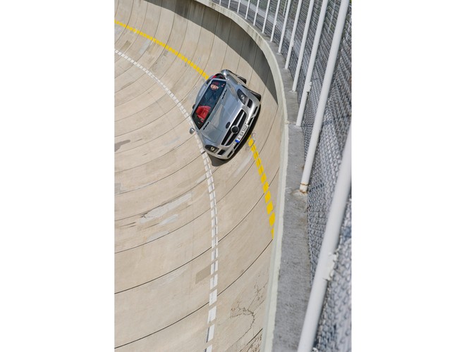 Mercedes ujawnił zdjęcia z testów SLS-a w wersji roadster...