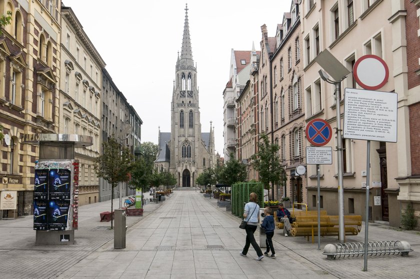 Kochankowie przyłapani na seksie w miejscu publicznym w centrum Katowic