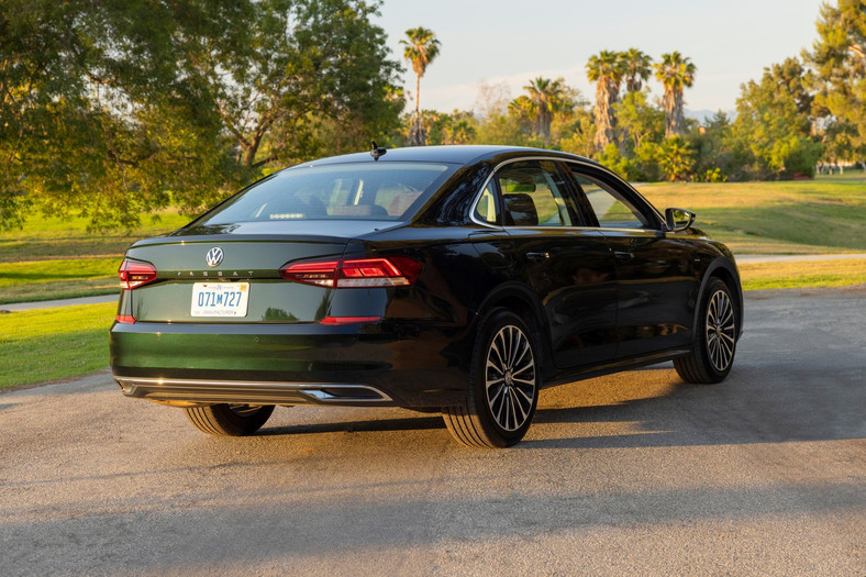 Volkswagen Passat 2022 USA 2 gen.