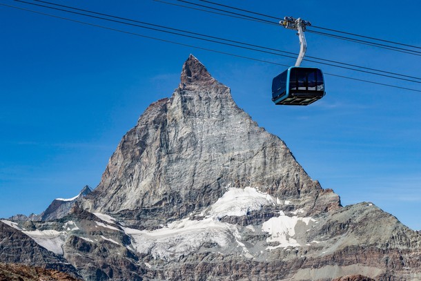 MATTERHORN leży na granicy między Szwajcarią a Włochami