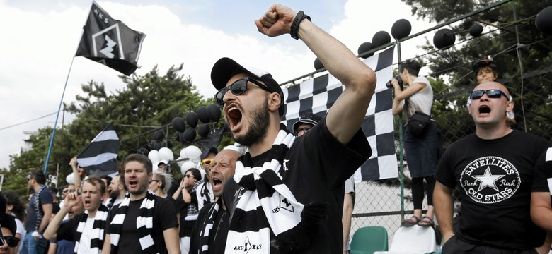 Piłkarka warszawskiej drużyny zmuszona do zdjęcia tęczowej opaski kapitana zespołu