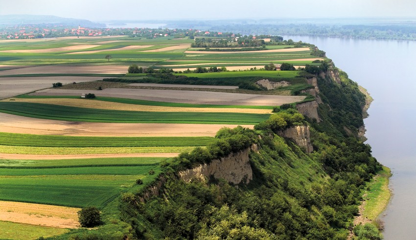 Obala Dunava snimljena iz balona