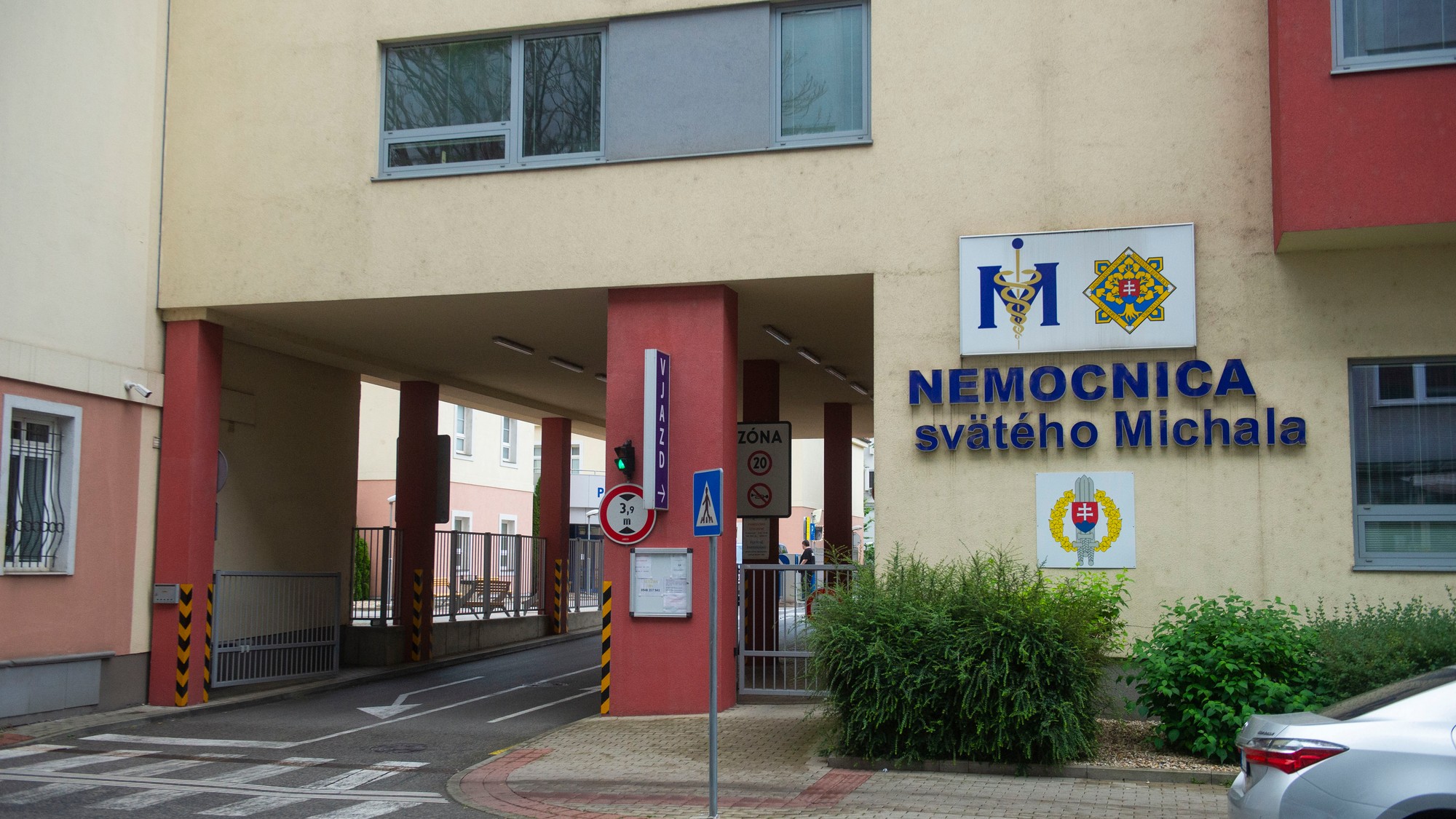 UN-NsM pozastavila endoskopický program pre neštandardné reakcie u pacientov. 
