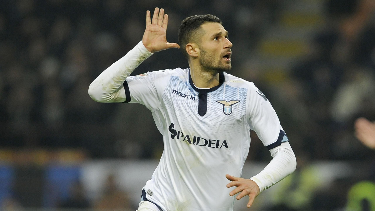 Jak informuje dziennik "La Gazzeta dello Sport" pomocnik Lazio Rzym Antonio Candreva po zakończeniu sezonu zmieni pracodawcę. 29-letni zawodnik uznał, że chce zrobić kolejny krok w karierze i przejść do klubu z wyższej półki. Mocno zainteresowane jego pozyskaniem są m.in. kluby z Premier League, Serie A oraz Atletico Madryt.