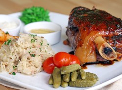 Posłowie chcą skończyć z golonką w telewizji