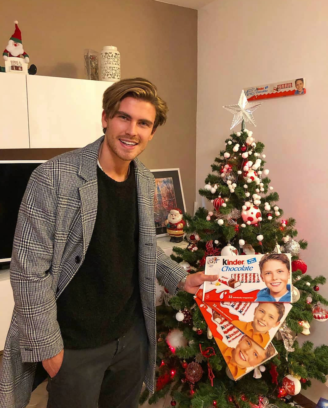 Model musel dokazovať, že je skutočným chlapcom z čokolády.