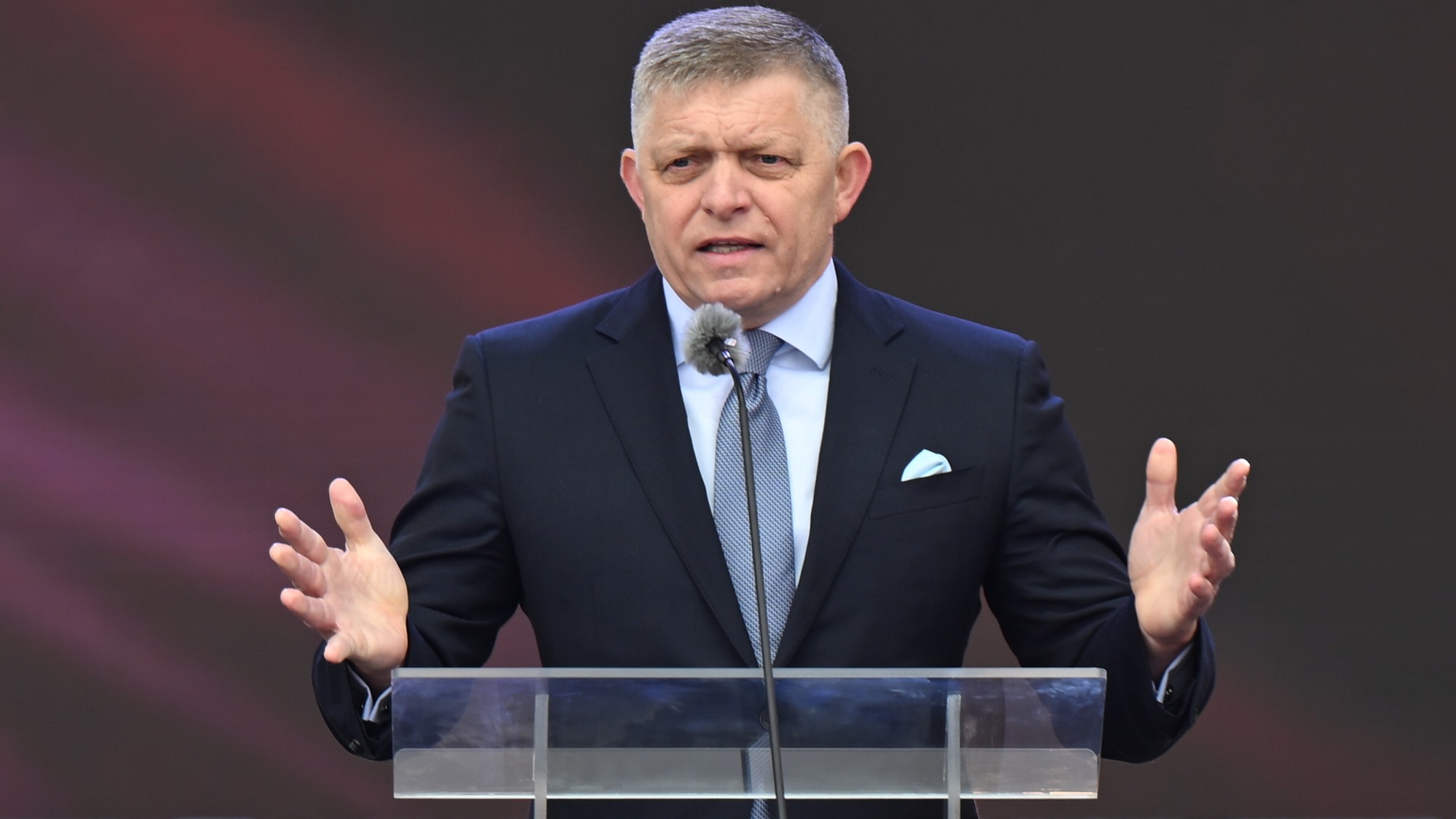 Predseda vlády SR Robert Fico (Smer-SD).