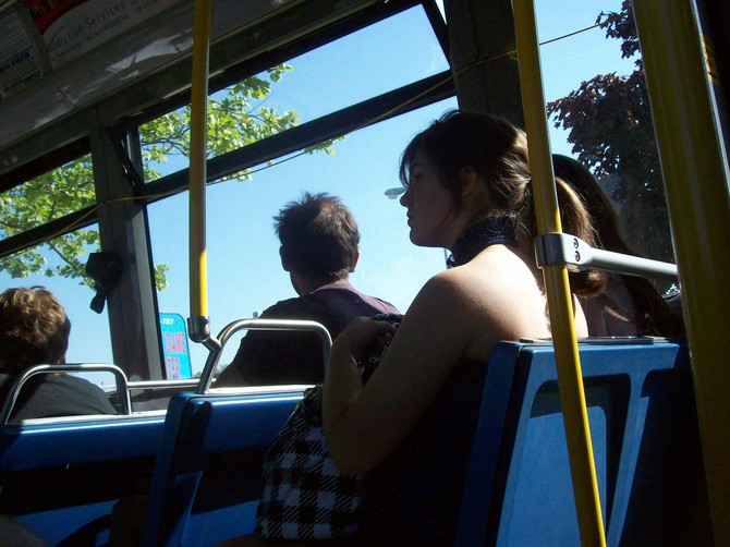Ljudi oduševljeni šta jedan vozač autobusa drži u svojoj kabini  (ilustracija)