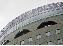 Telewizja Polska płaci dyrektorom podwójnie