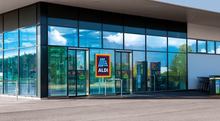 Végleg elhagyja a műanyag fedelet a tejfölös poharakról az ALDI