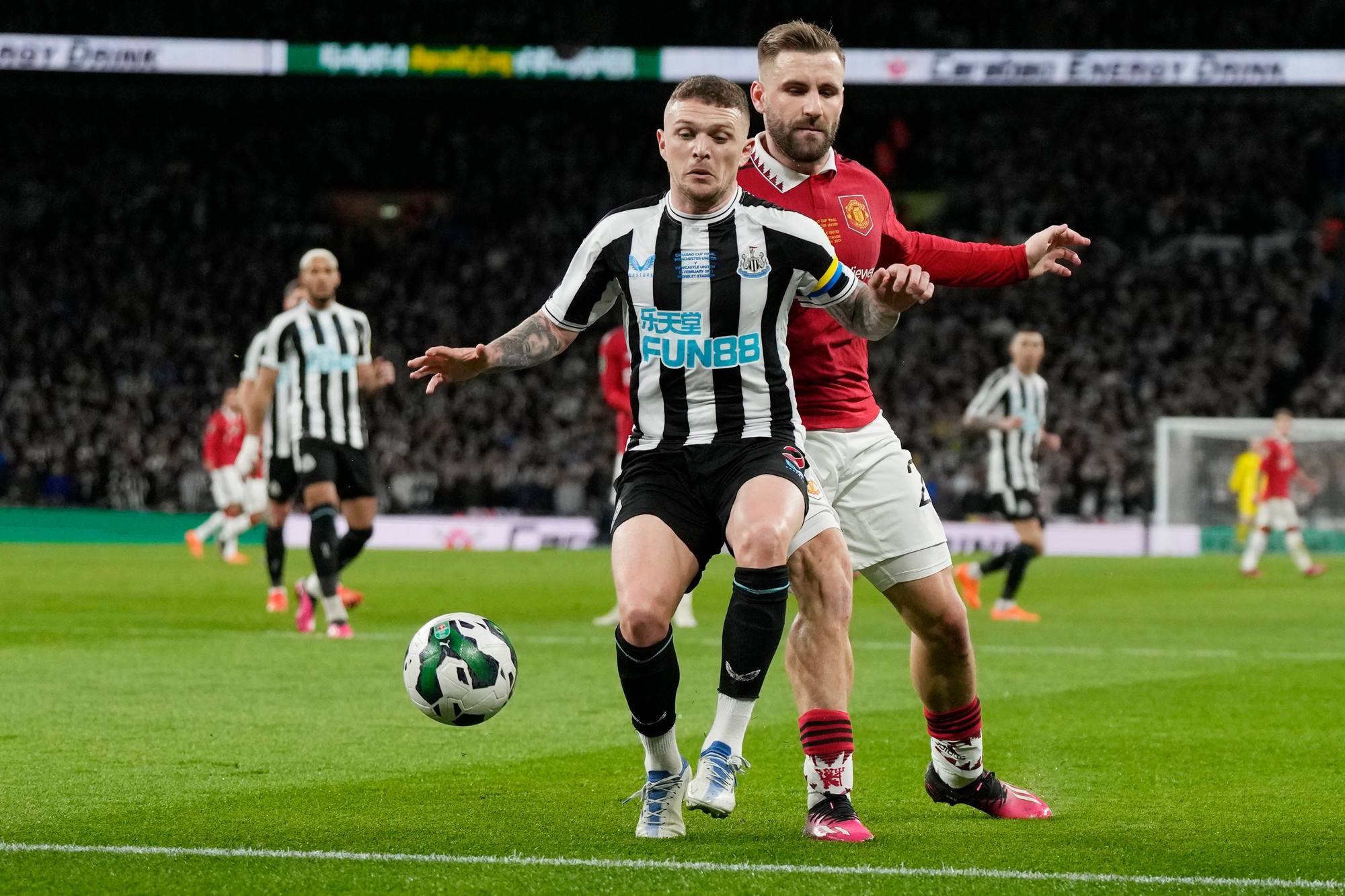 Finále anglického Ligového pohára: Manchester United - Newcastle United.