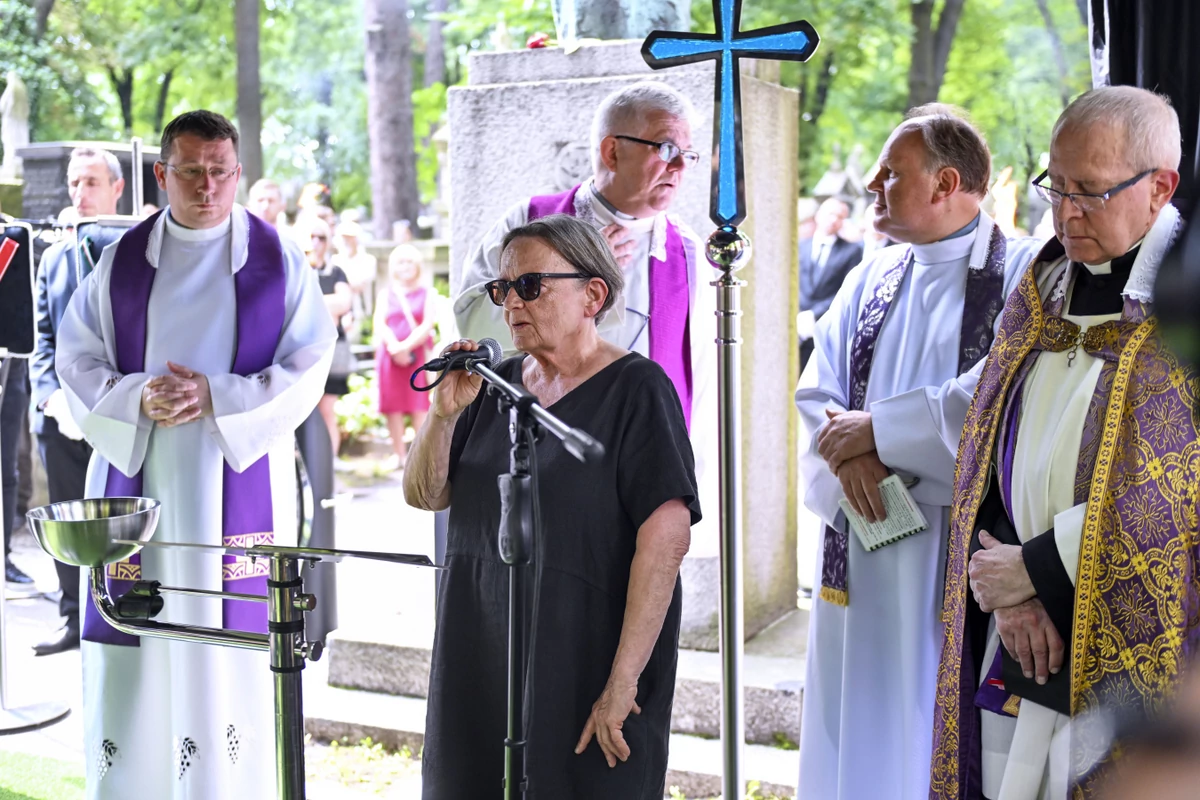  Poruszające słowa Agnieszki Holland na pogrzebie Jerzego Stuhra