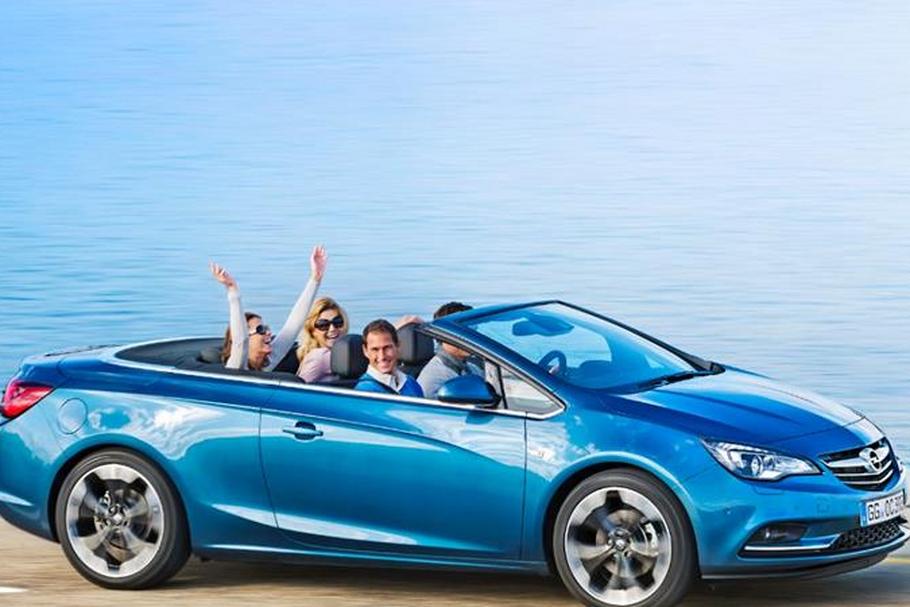 Opel Cascada blue