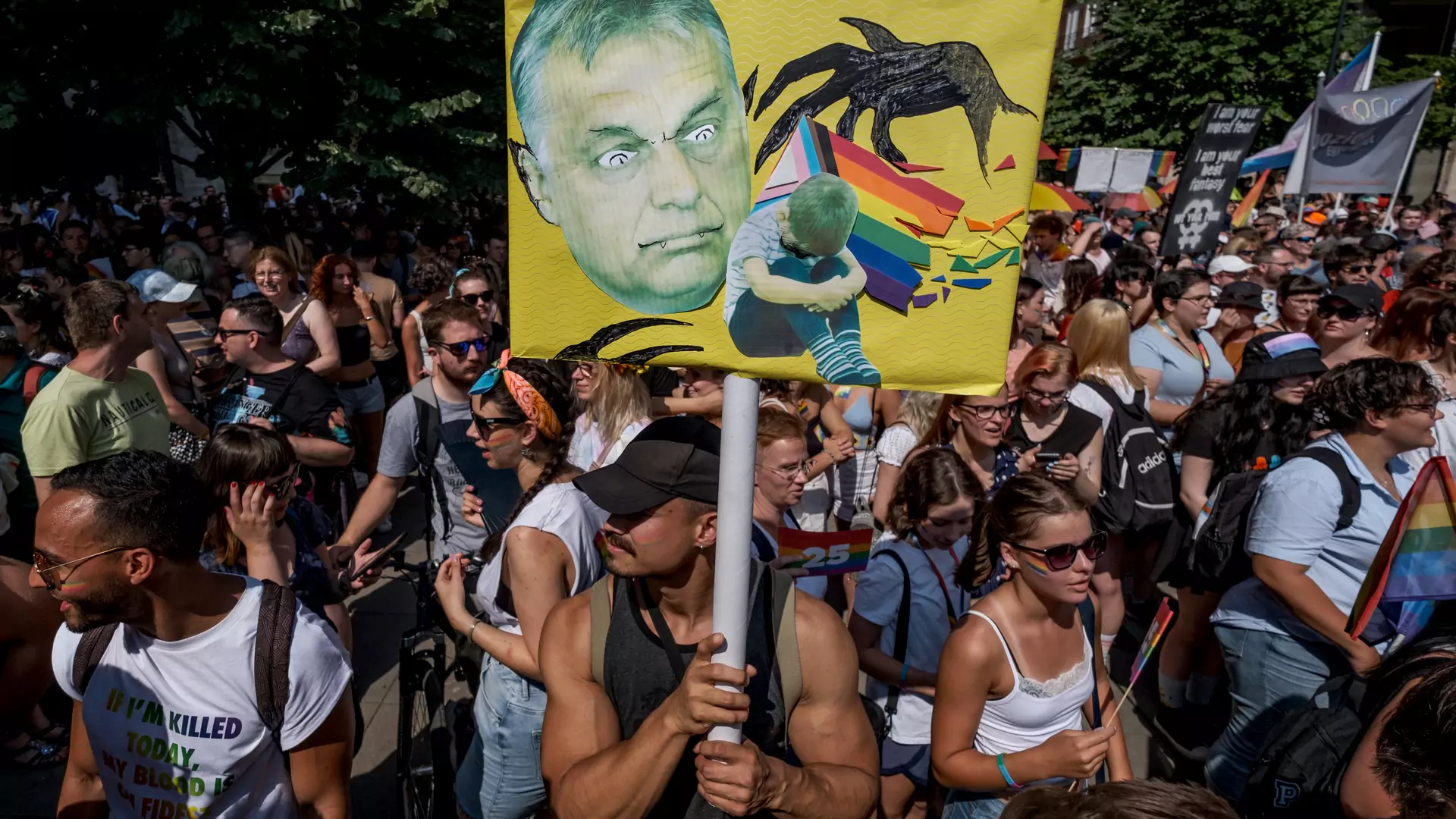Węgry zakazały sprzedaży książek o LGBT+ w pobliżu szkół i kościołów