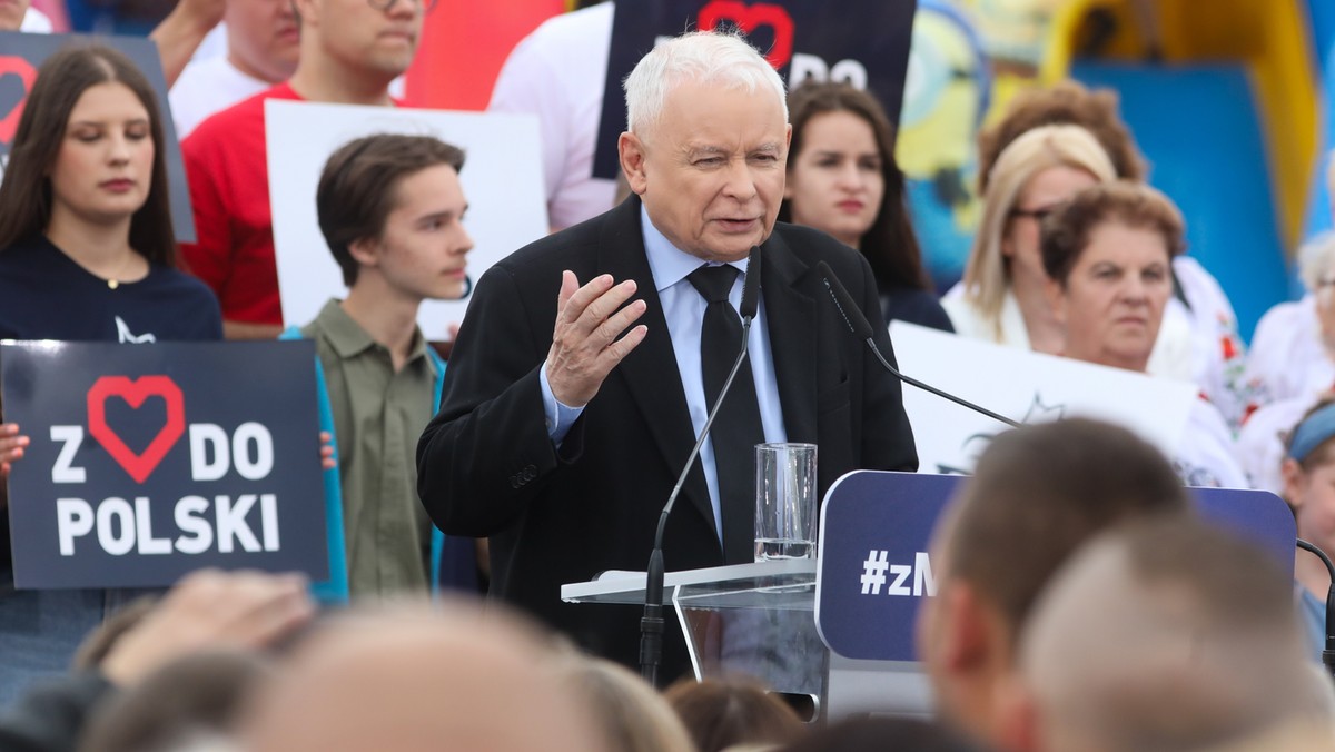 Jarosław Kaczyński przemawia na pikniku PiS w Stawiskach