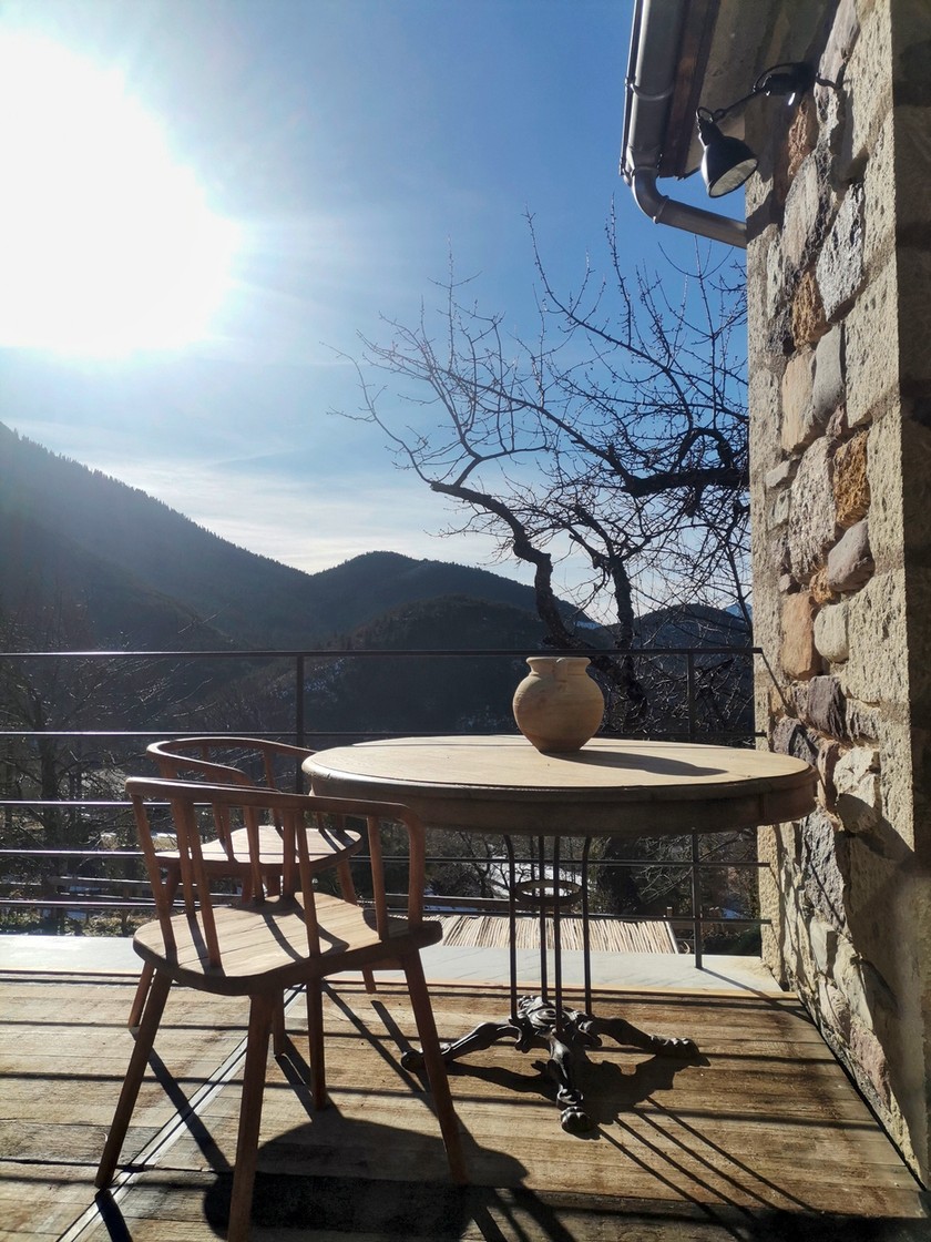 Die Terrassen sowie viele der Möbel wurden vom Koch Louis Philippe Riel in Eigenarbeit angefertigt.