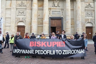 Warszawa: Manifestacja przeciwko tuszowaniu przypadków pedofilii w Kościele