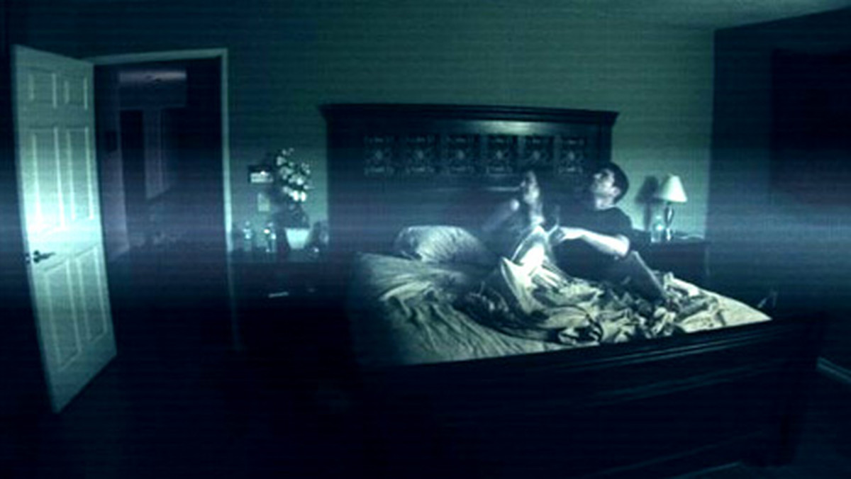 Rozpoczęły się zdjęcia do "Paranormal Activity: The Ghost Dimension". Film nie będzie nakręcony w technologii 3D, lecz zostanie przekonwertowany do tego formatu w czasie postprodukcji. Premiera zaplanowana jest na marzec 2015.